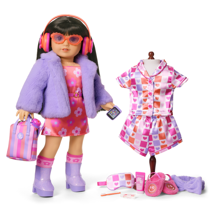 Truly Me™ #130 Doll & Day of Fun All-in-One Set H3