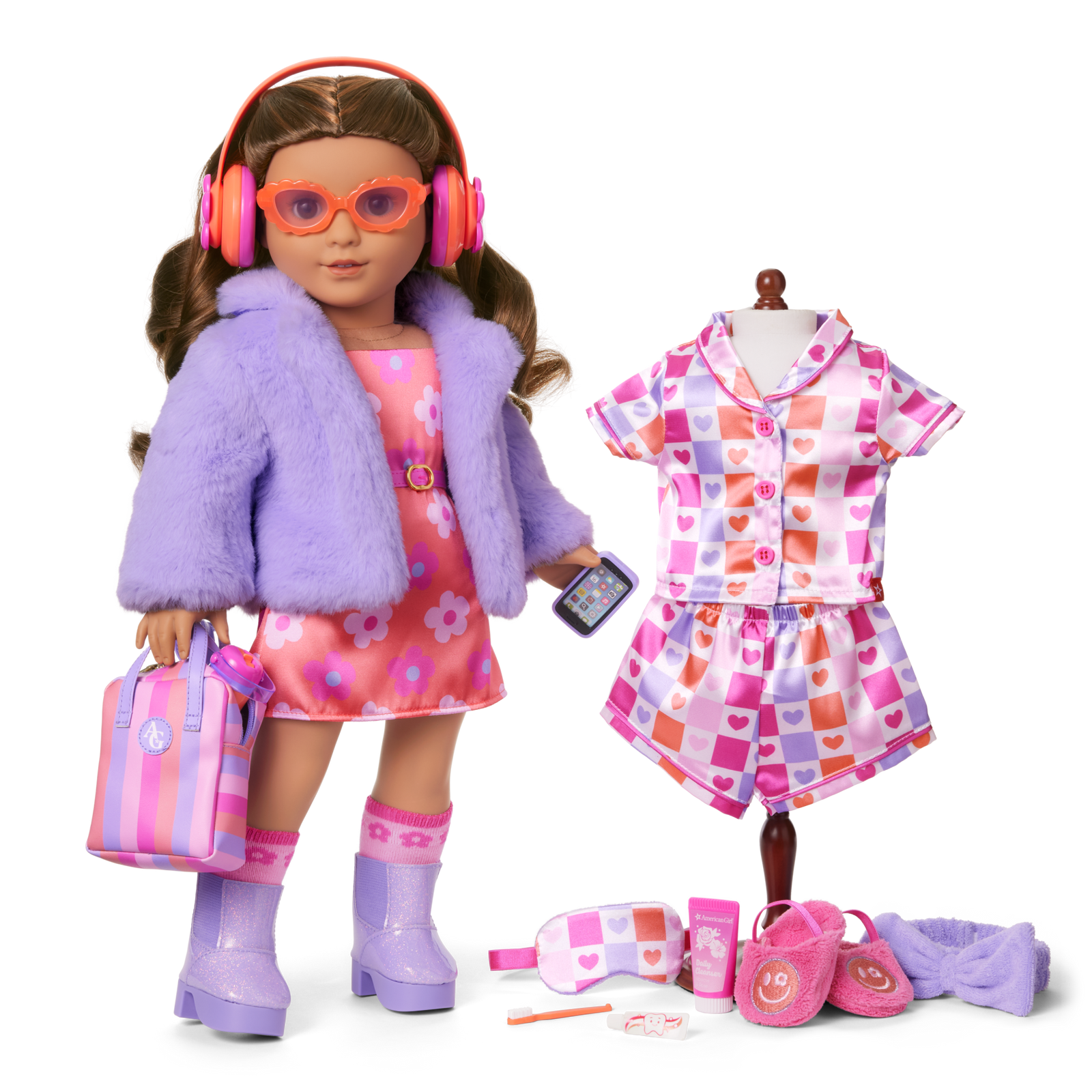 Truly Me™ #117 Doll & Day of Fun All-in-One Set J5
