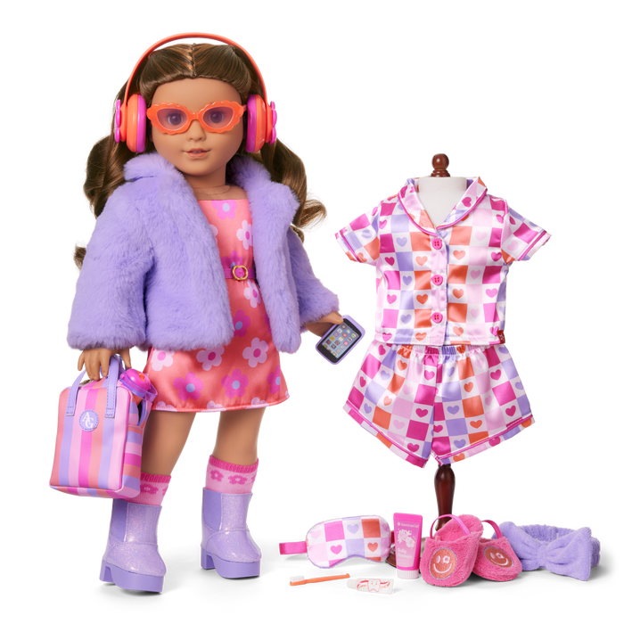 Truly Me™ #117 Doll & Day of Fun All-in-One Set J5